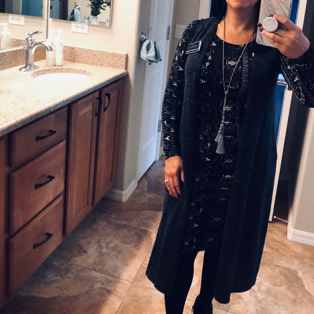 LuLaRoe Joy long vest in gray marble sweater XS